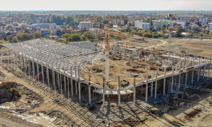 PHOTOS: Roof going up on new football stadium being built in Osijek