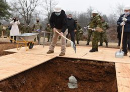 Construction of army field hospital and troop accommodation facility begins at Slunj