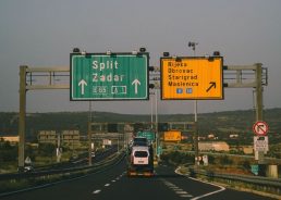 Croatia imposes ban on travel outside counties from 23 Dec to 8 Jan