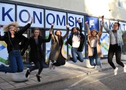 Record 33 Croatian interns given opportunity at global hotel start-up RoomOrders