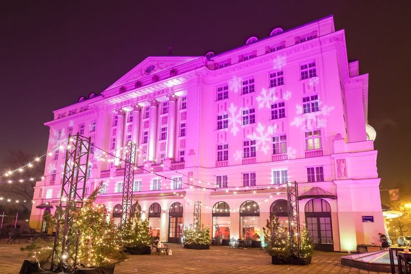 Zagreb’s Esplanade Hotel gets into Christmas spirit with decorations and light display 