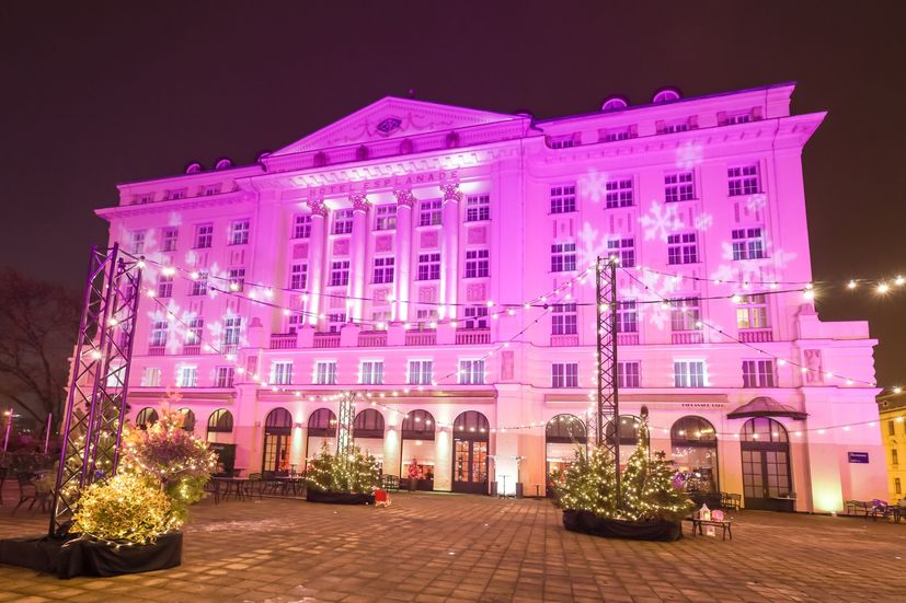 Zagreb’s Esplanade Hotel gets into Christmas spirit with decorations and light display 