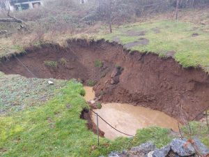 Sinkholes appearing in ground around Croatia's earthquake-affected area 1