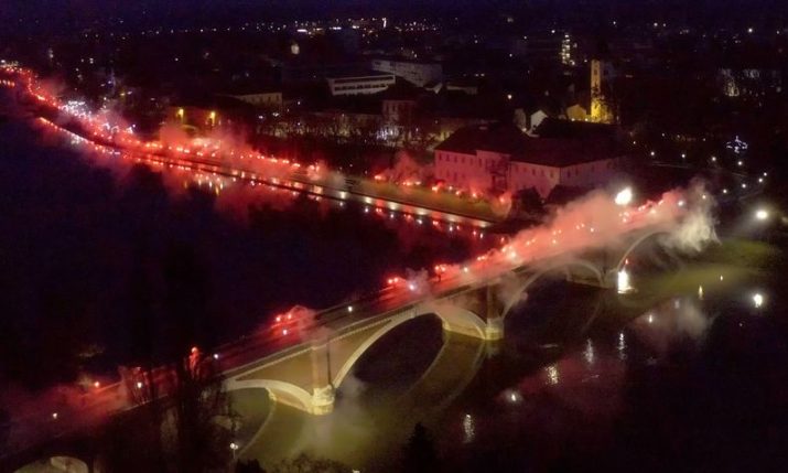 VIDEO: Sisak says thanks with flare display, footage of earthquake sought for documentary film