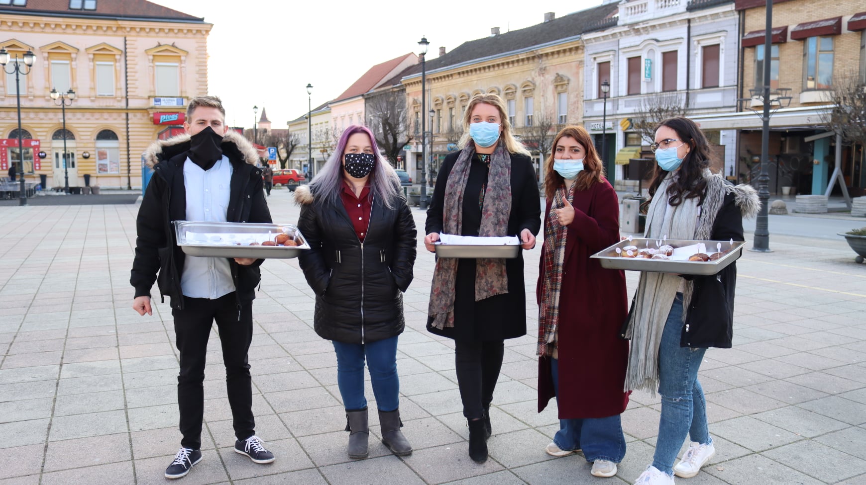 Seniors in Croatian town of Daruvar cheered up as 300 krafna dished out