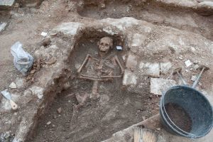 600 skulls found during archaeological digs in medieval cemetery in Šibenik
