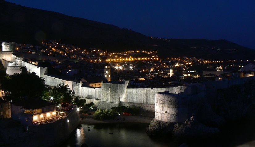 A TV camera recorded last night's earthquake in Dubrovnik