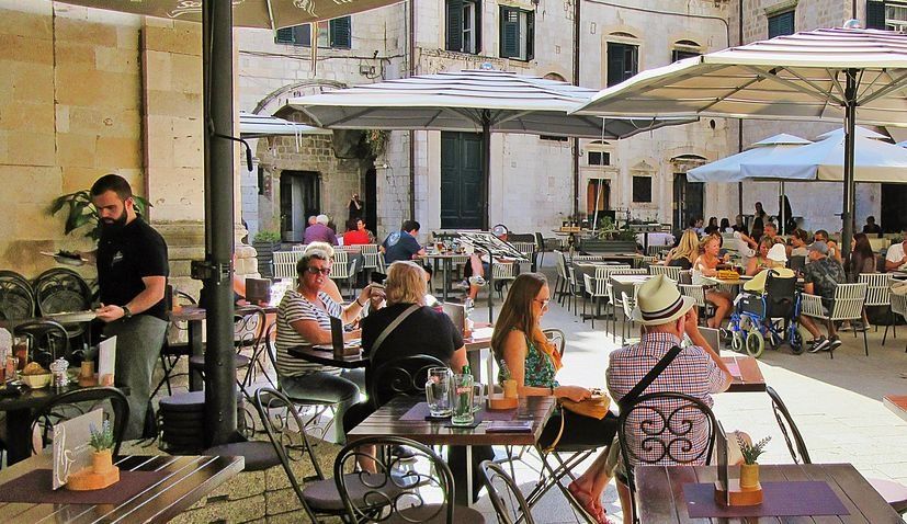 Croatia: Cafe terraces to reopen, indoor sports training to resume from 1 March