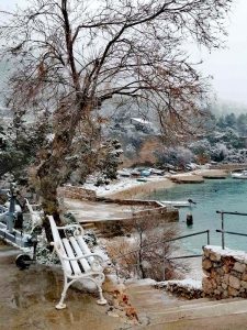 Croatian islanders wake up to snow
