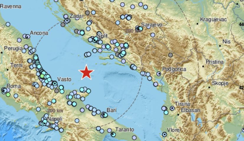 Strong 5.4 magnitude earthquake hits Adriatic Sea 