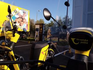 Croatian postal delivery workers get new electric mopeds 