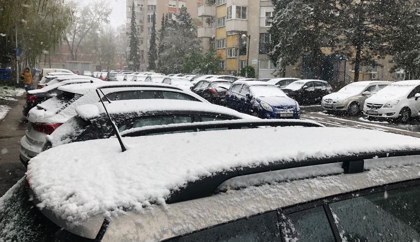 Zagreb wakes up to snow in spring