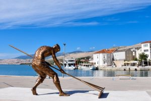 Statue dedicated to century-old salt tradition unveiled on Croatian island of Pag