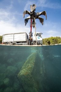 (Fifteen tonnes of waste pulled out from sea at Vis island