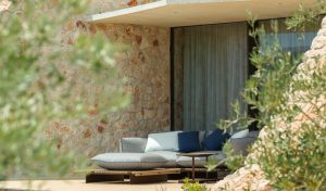 Villa Nai 3.3: Luxury hotel immersed into 100-year-old olive grove