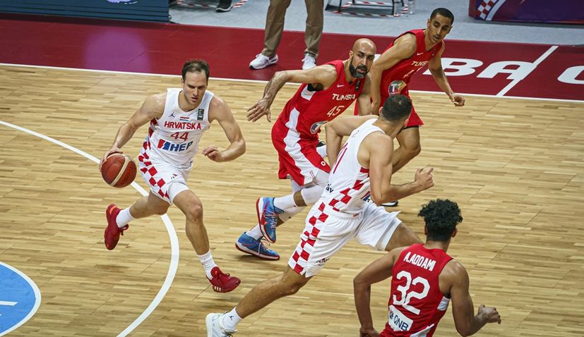Croatia beats Tunisia to reach semi-finals of Olympic basketball qualifying tournament