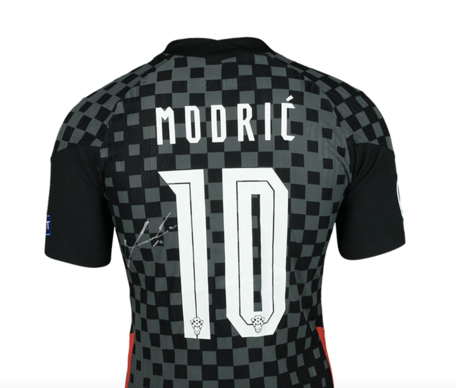 Modrić’s shirt from Spain match purchased for €16,000 by buyer in Canada  