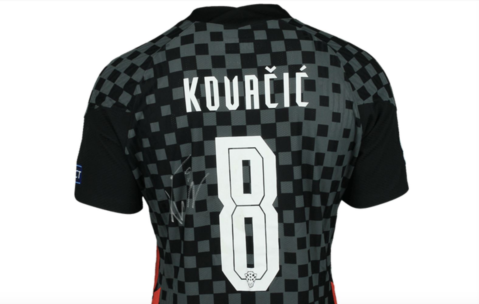 Modrić’s shirt from Spain match purchased for €16,000 by buyer in Canada  