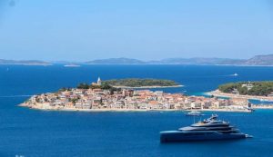 Megayacht of Tottenham Hotspur owner on the Dalmatian coast