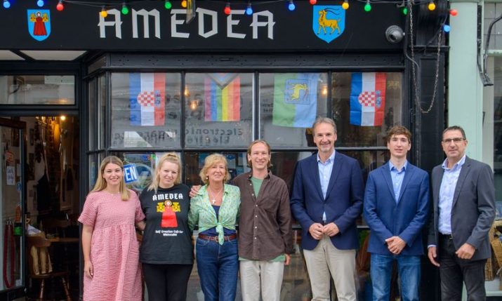 Ambassador visits the half-Croatian café-bar just outside of London 