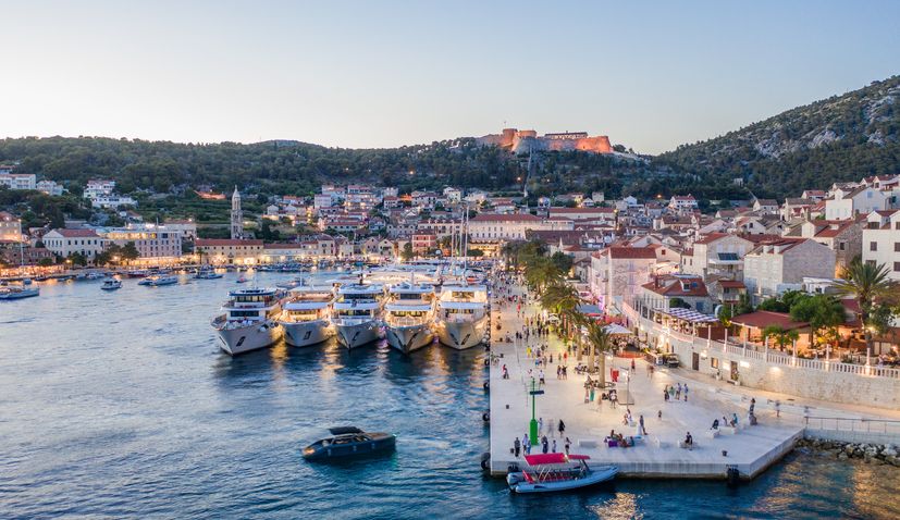 Tourists flows continue in Croatia despite country going 'red' on ECDC map