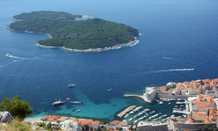 Underwater waste-cleaning robot tested off Dubrovnik