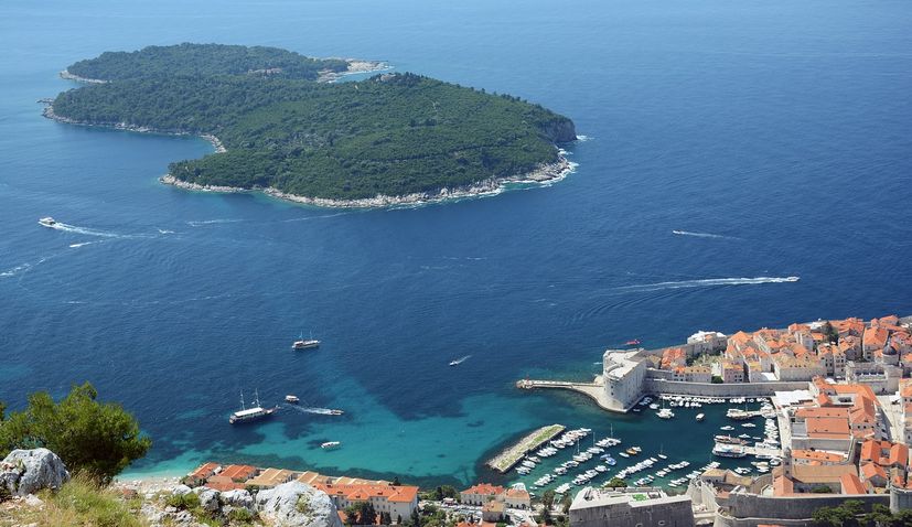 Underwater waste-cleaning robot tested off Dubrovnik