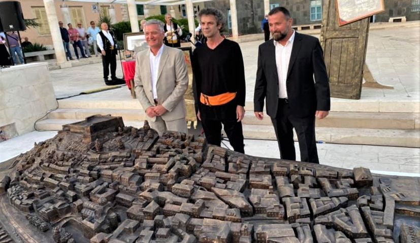 Bronze model of Šibenik Old Town unveiled