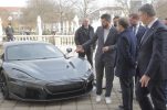 Mate Rimac introduces Nevera to president of France