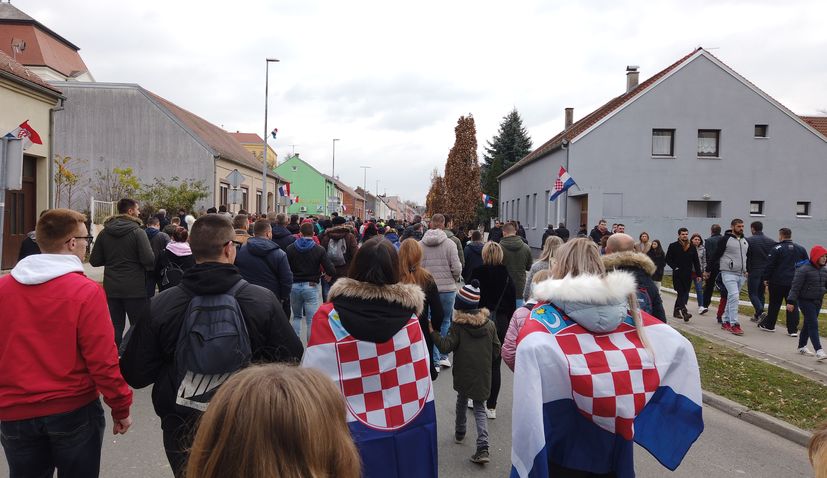 PHOTOS: Tens of thousands join Vukovar Remembrance Day procession