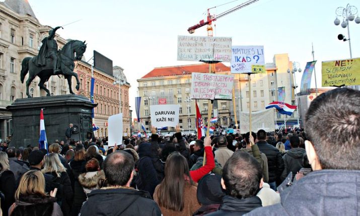 VIDEO: Huge protest in Zagreb against Covid passes