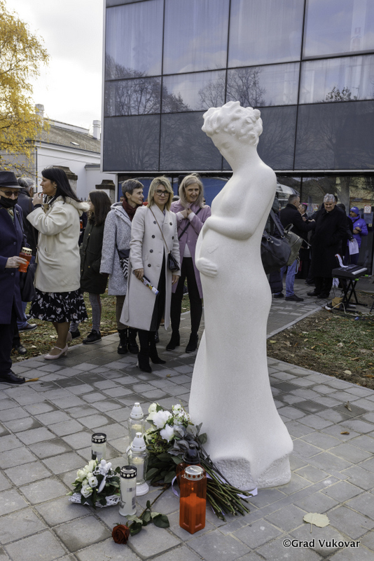 "Croatia's Rose” monument unveiled in Vukovar