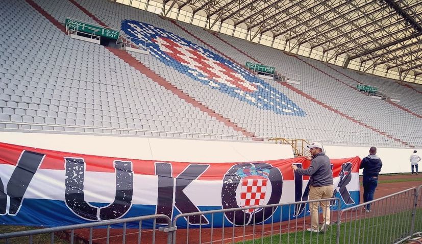 PHOTOS: Croatian fans get Poljud stadium ready for spectacle against Russia 