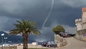 Impressive waterspout on Korčula island captured on film on Christmas Eve