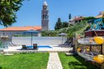 Attractive job advert in Croatia: Luxury villa on Korčula island seeks testers 