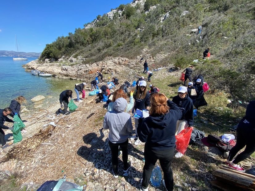 ver 700 kilos of waste removed from beaches and seabed around Šolta