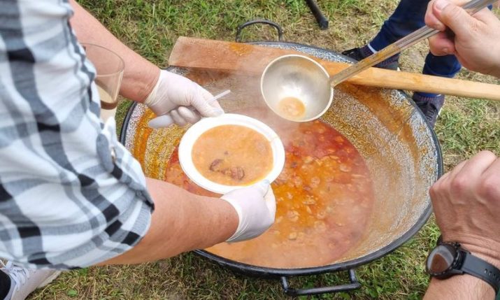 Thousands of free bean soup dished out in Croatian cities as May Day marked 
