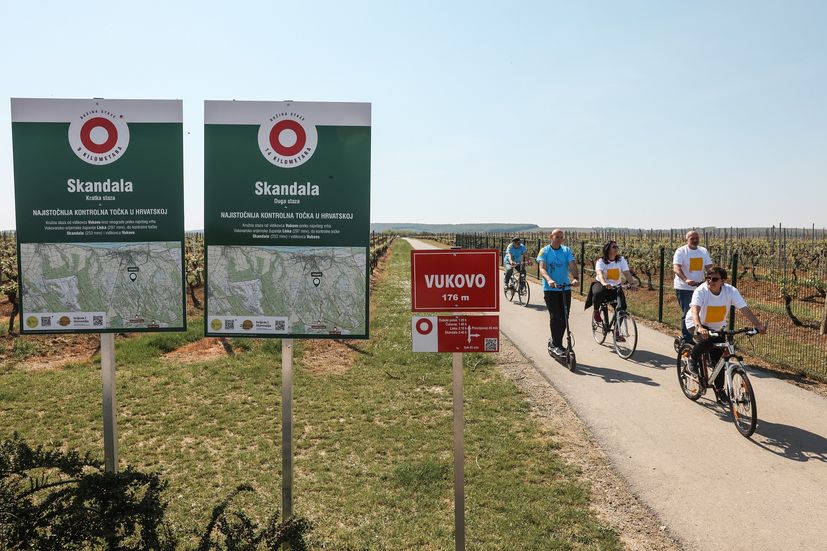 Beautiful nature and vineyards on 6 new themed hiking trails in Srijem and Slavonia 