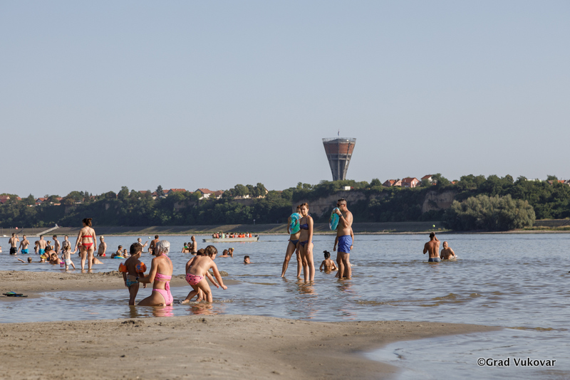 Summer on Vukovar’s sandy island Vukovarska ada