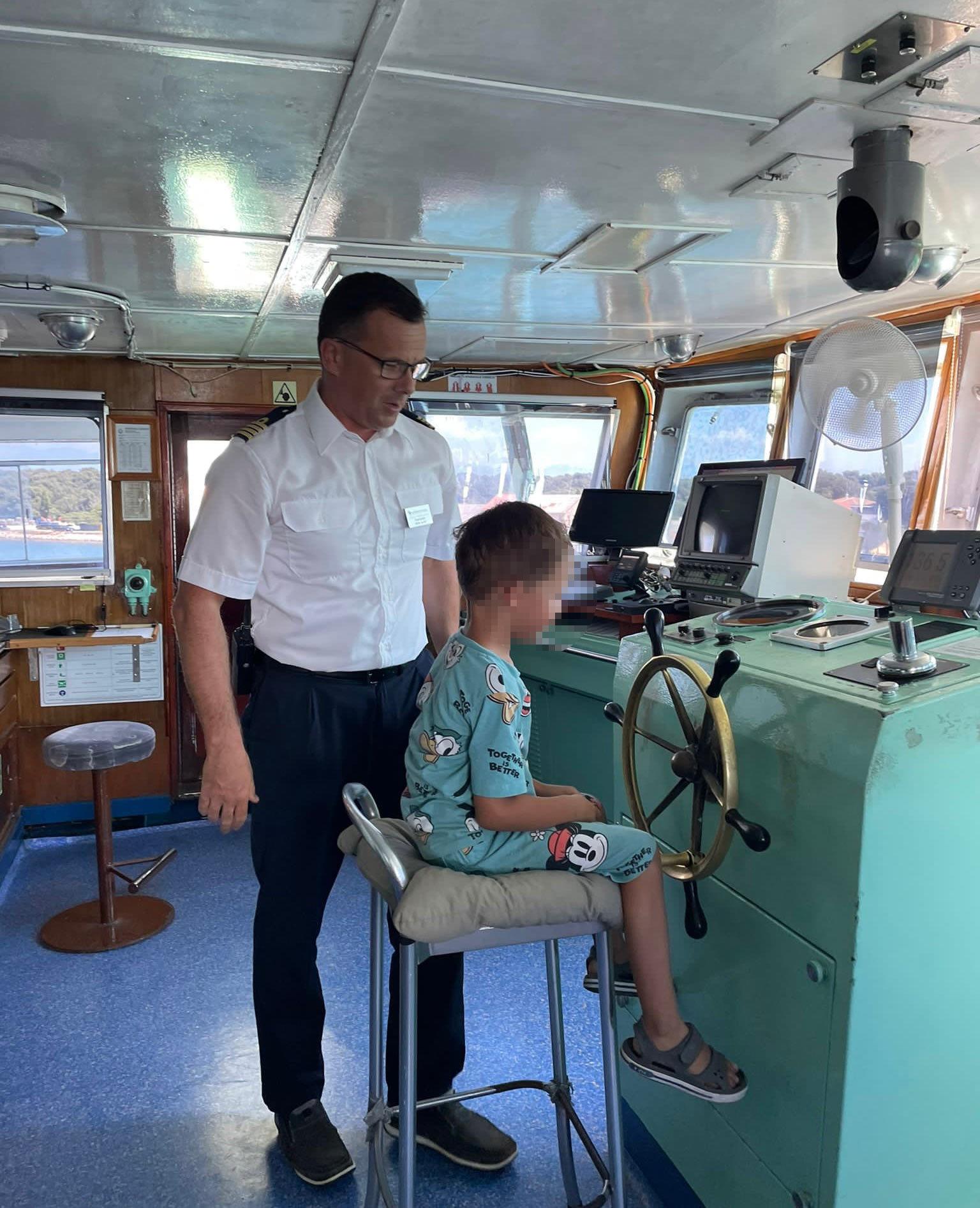 Boy greets Jadrolinija ferry everyday for two months and gets beautiful surprise from captain