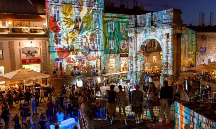 PHOTOS: Head-turning light displays as Visualia Festival opens in Pula
