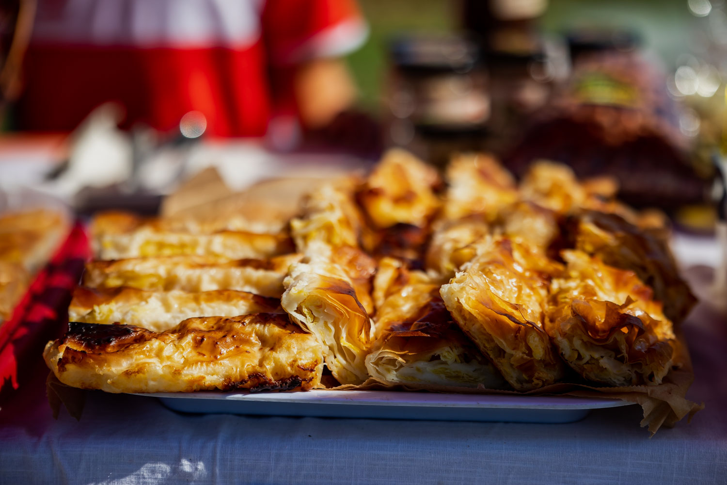 Thousands turn out as Croatian strudel fest opens