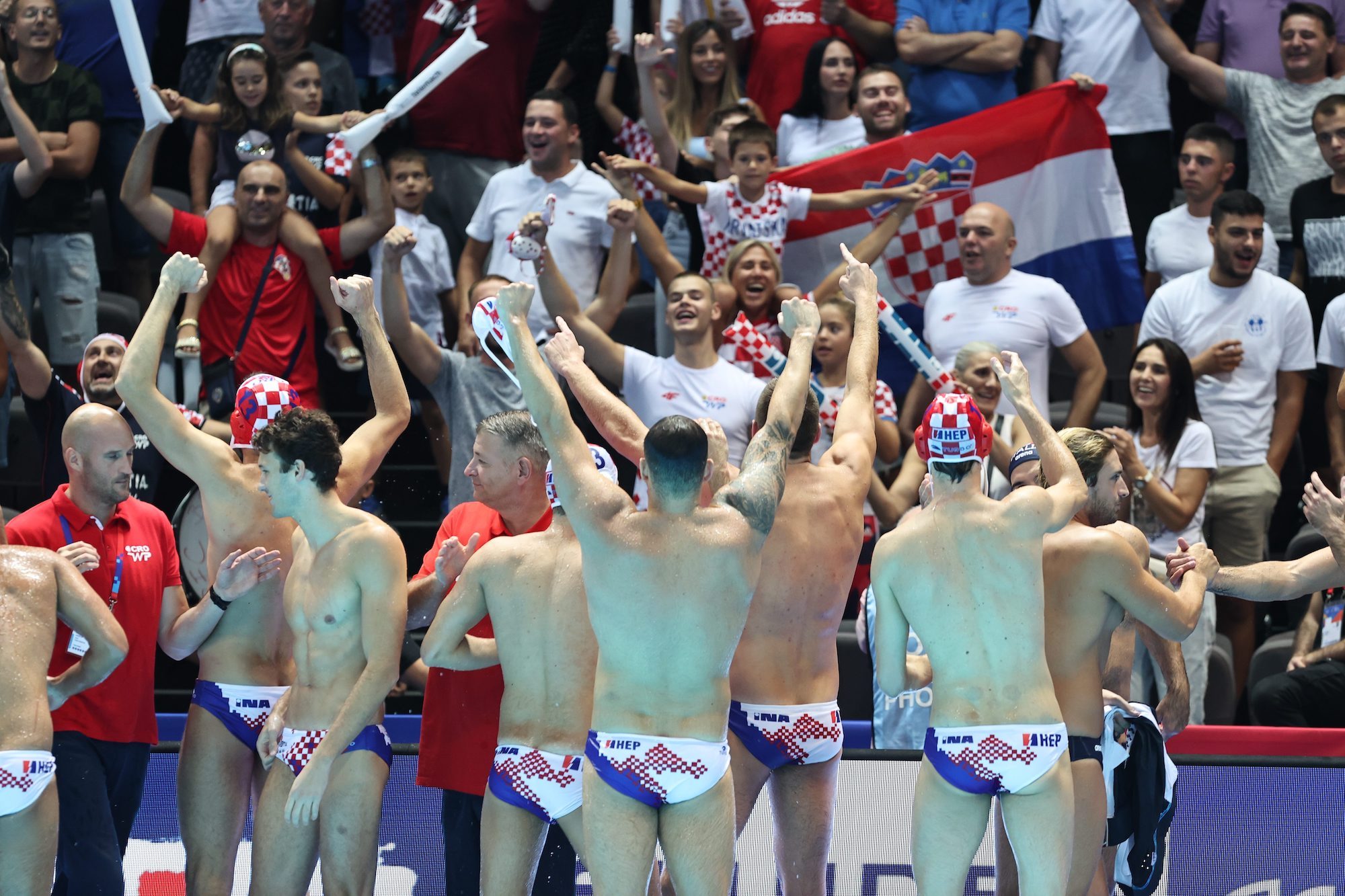 Amazing atmosphere in Split as Croatia set to play for water polo gold 