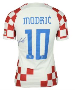 American bidder pays over €8,000 for Modrić shirt during auction
