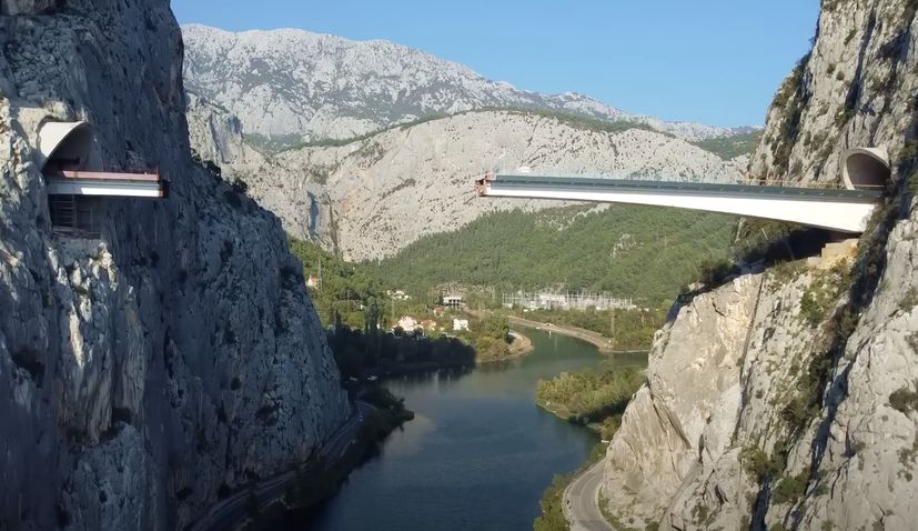 VIDEO: Latest footage of the attractive bridge being built over Croatia’s Cetina River