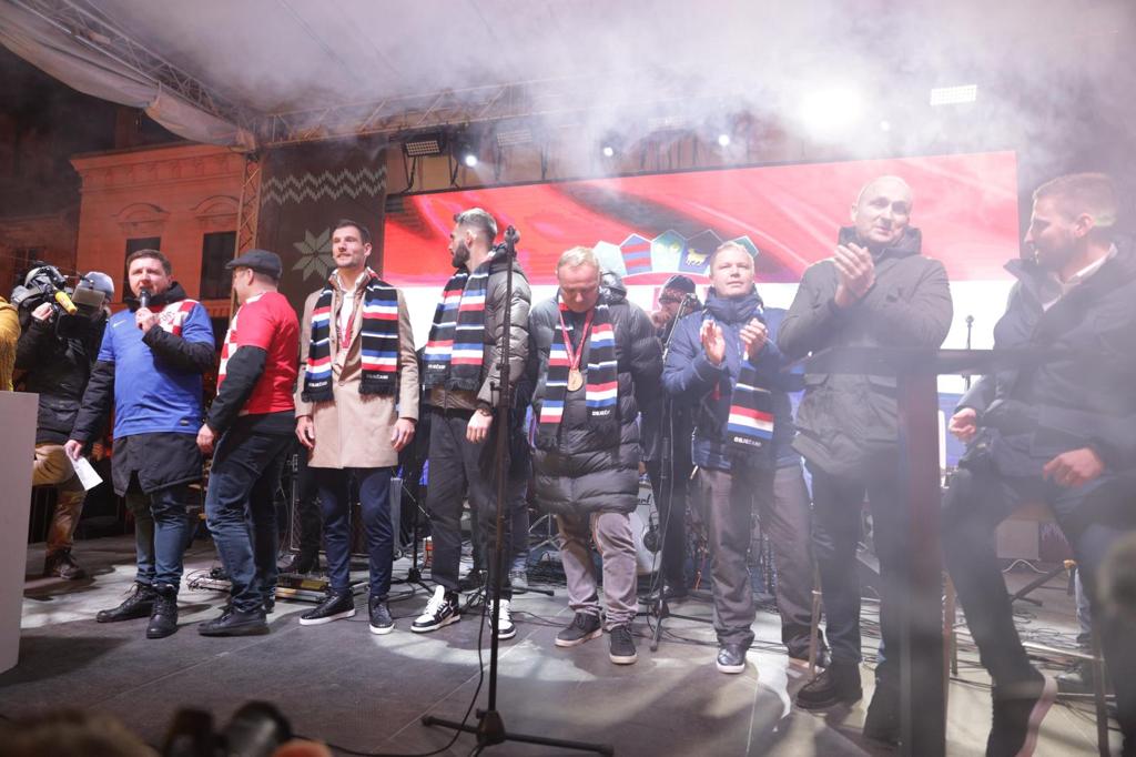 Croatian World Cup stars welcomed in their home cities across the country 
