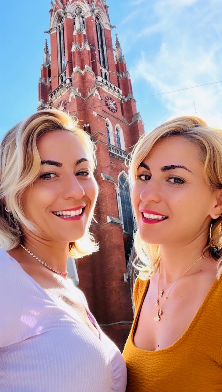 Croatian twins in America have received international fashion recognition  