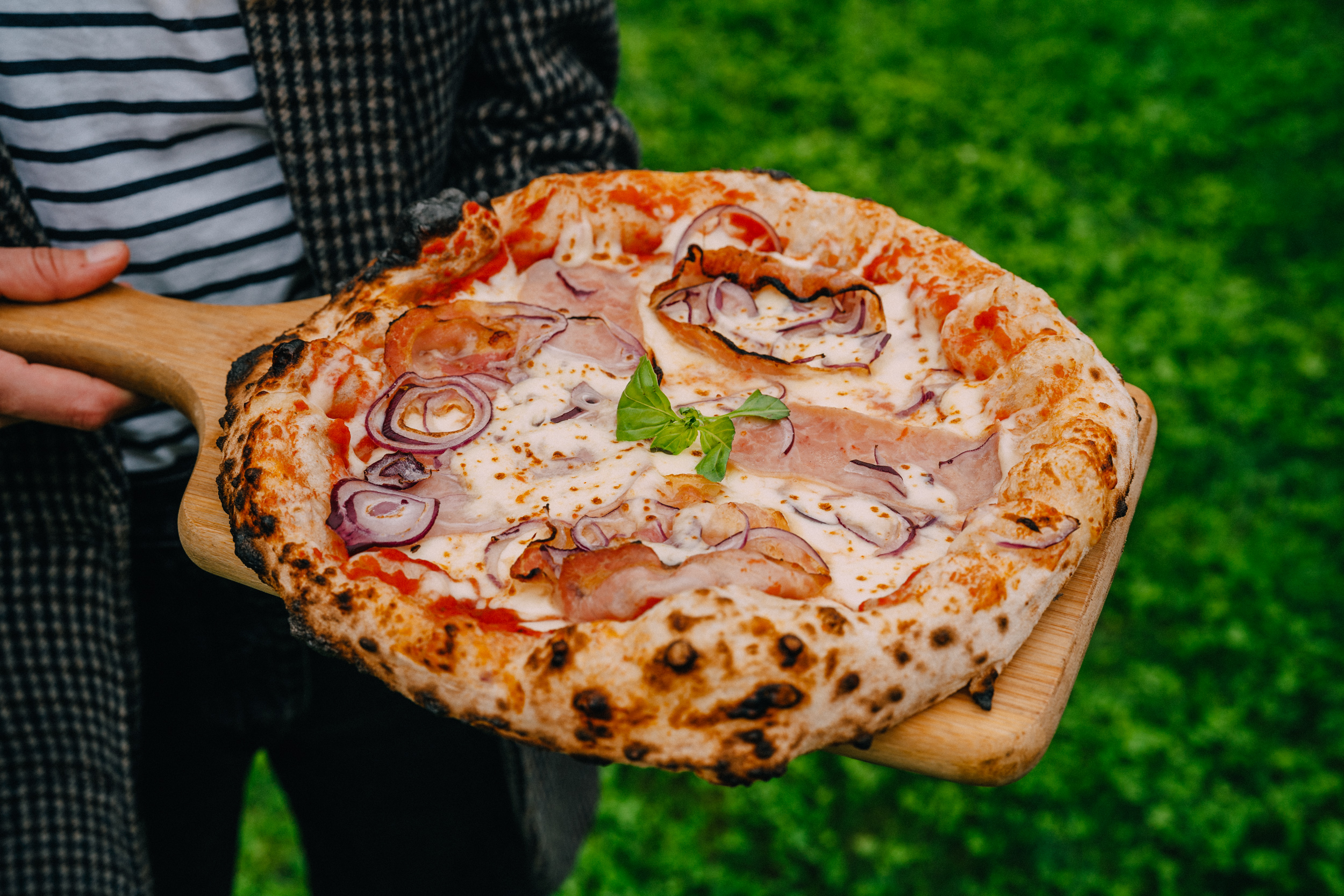 What are some title ideas for a report about Zagreb Pizza Festival and all the things people can taste there 