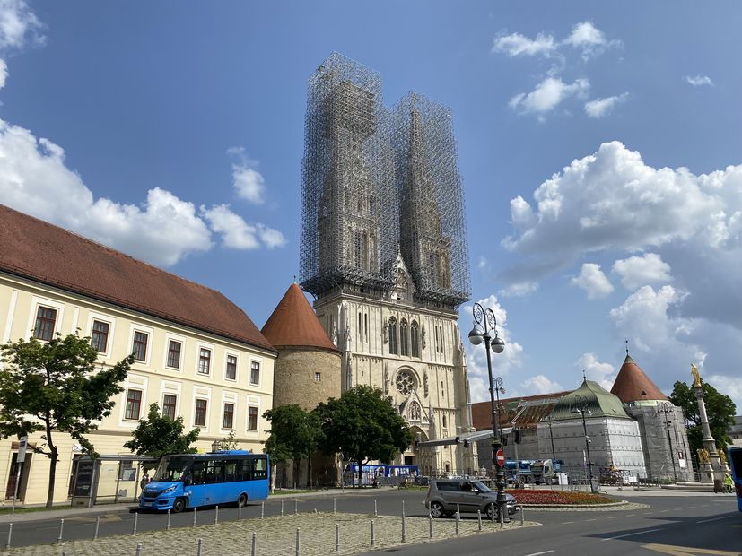 Zagreb Cathedral’s new scaffolding becomes a captivating attraction, so much so that a petition has been launched to keep it up permanently. 