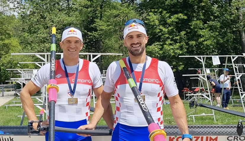Sinkovic Martin and Valent Sinković have won the gold medal at the European Championships in Bled. Brothers